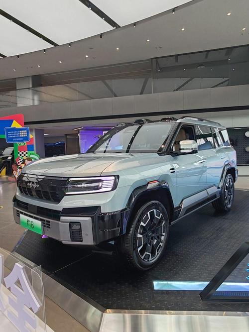 重庆20比亚迪方程豹硬派越野的爆款，英菲尼迪35周年与你共成长